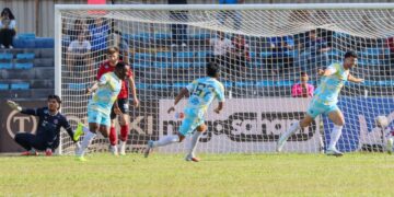 KAPTEN Penang FC, Stefano Brundo (kanan) meraikan jaringannya ketika menentang Melaka FC dalam aksi Liga Super di Stadium Bandaraya, Pulau Pinang petang ini.-UTUSAN/DANIAL SAAD