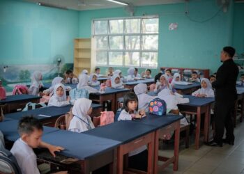 TINJAUAN hari pertama sekolah di Putrajaya. - UTUSAN/FAIZ ALIF ZUBIR