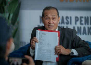 SHAMSUDDIN Mat ketika sidang media di Cyberjaya. - UTUSAN/FAIZ ALIF ZUBIR