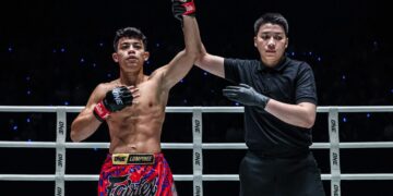 KEMENANGAN bergaya itu menyaksikan Rifdean mencatat lima kemenangan daripada enam pertarungan di pentas ONE Championship, sekali gus semakin menghampiri kontrak rasmi bersama organisasi seni mempertahankan diri terkemuka dunia itu.