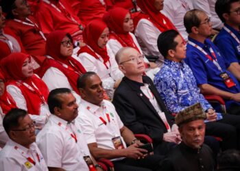 Kepimpinan Barisan Nasional (BN) menghadiri Perhimpunan Agung UMNO 2025.