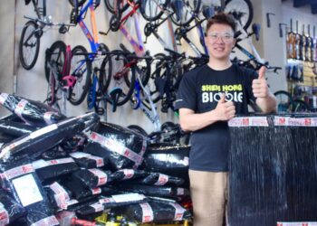 CHAN Jia Hao  ketika ditemui di premis perniagaannya di pekan Kuala Pilah, Negeri Sembilan. – UTUSAN / NOR SHAFIQAH MOHD GHAZALI