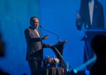 ANWAR Ibrahim ketika berucap pada Majlis Peluncuran Rancangan Pendidikan Negara 2026-2035 di Pusat Persidangan Antarabangsa Putrajaya (PICC) hari ini.-UTUSAN/
FAIZ ALIF ZUBIR