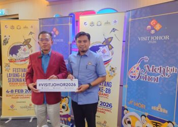 A. Rahim Nin (kiri) serta Pengarah Tourism Johor, Mohammad Nazrul Abd. Rahim menjangkakan kehadiran sehingga satu juta pengunjung dalam penganjuran FLLSPG Kali Ke-28 tahun ini.