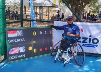 Abu Samah Borhan mempamerkan permainan agresif dan taktikal berkesan hasil perancangan jurulatih, Talha Mohamad Rahizam, apabila membenam cabaran Kevin Sanjaya dengan kemenangan bergaya 6-0, 6-1 dalam tempoh hanya 40 minit.