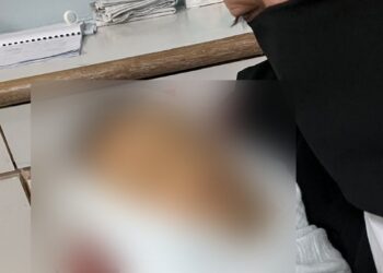 BAYI kedua daripada kembar tiga pasangan Mohd. Fikry dan Sabrina meninggal dunia pagi tadi selepas hampir tiga bulan berjuang sebagai bayi pramatang di Hospital Melaka.