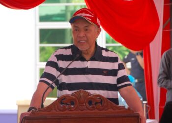 AHMAD Zahid Hamidi berucap pada Majlis Ramah Mesra Bersama Warga Dewan Undangan Negeri (DUN) Telok Mas, Melaka, hari ini.