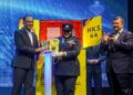 ANWAR Ibrahim melancarkan buku "Driving Excellence, Serving the Nation" JKDM pada Majlis Sambutan Hari Kastam Sedunia ke-44 Tahun 2026 di Cyberjaya. - UTUSAN/FAISOL MUSTAFA