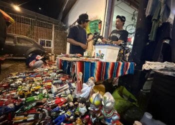 BARANGAN vintaj termasuk poster, permainan menjadi antara tarikan di LokalLusuh Pop-Up di Arau.