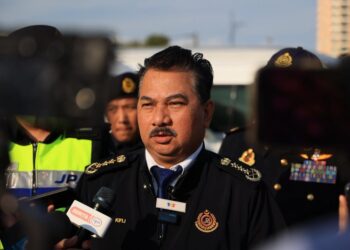 MUHAMMAD Kifli Ma Hassan semasa sidang media Ops Khas Tunggak Kenderaan Thailand di Ibu Pejabat JPJ Kelantan, Panji, Kota Bharu, Kelantan hari ini-UTUSAN/KAMARUL BISMI KAMARUZAMAN.
