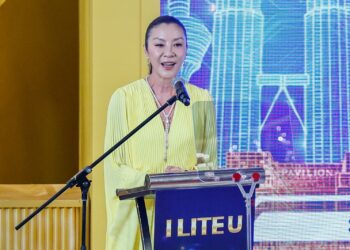 Tan Sri Dato’ Seri Michelle Yeoh pada Majlis Peluncaran Projek Inovasi Pencahayaan ke Arah Kelestarian Bandar ‘I Lite U’, di Pavilion Kuala Lumpur, di sini hari ini. Foto: SHIDDIEQIIN ZON