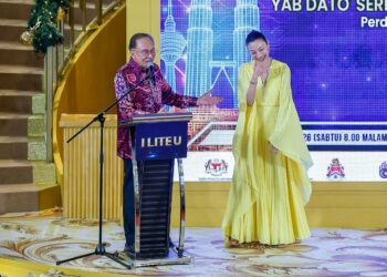 Tan Sri Dato’ Seri Michelle Yeoh pada Majlis Peluncaran Projek Inovasi Pencahayaan ke Arah Kelestarian Bandar ‘I Lite U’, di Pavilion Kuala Lumpur, di sini hari ini. Foto: SHIDDIEQIIN ZON