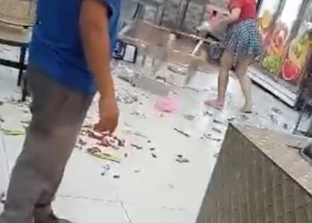 RAKAMAN video seorang wanita yang mengamuk dengan menyepahkan makanan di sebuah restoran di Ipoh.