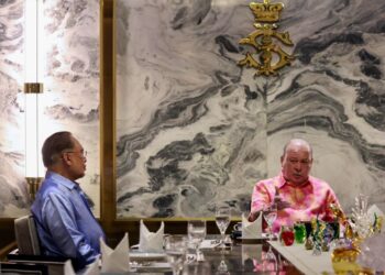 YANG di-Pertuan Agong Sultan Ibrahim ketika menerima menghadap Anwar hari ini.