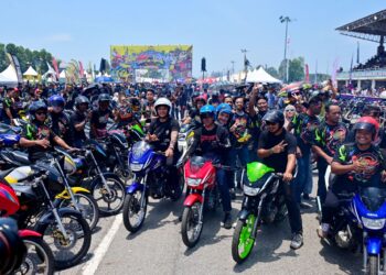 PENGANJURAN Himpunan RXZ Members 7.0 di Litar Permotoran Gong Badak, Kuala Nerus, Terengganu pada Ogos lalu mencatat rekod kehadiran kira-kira 150,000 peserta selain membawa limpahan ekonomi dianggarkan mencecah RM50 juta kepada negeri tuan rumah. – UTUSAN/PUQTRA HAIRRY