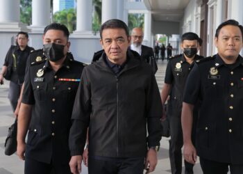 MUHAMMAD Hafizuddeain Jantan ketika hadir ke Kompleks Mahkamah Kuala Lumpur bagi empat pertuduhan melibatkan wang haram berjumlah lebih RM2.1 juta.