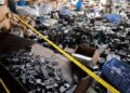 JABATAN Alam Sekitar (JAS) akan memperkukuh pemantauan dan pemeriksaan terhadap premis pemprosesan buangan terjadual khususnya sisa elektrik dan elektronik (e-waste) bagi memastikan pematuhan terhadap undang-undang alam sekitar. GAMBAR HIASAN