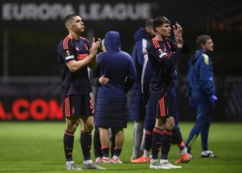 PEMAIN Nottingham Forest meraikan kejayaan mereka selepas membelasah Ferencvaros 4-0 dalam aksi terakhir Liga Europa, semalam. - AFP