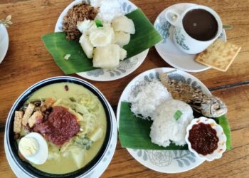 Antara menu masakan kampung untuk sarapan berkonsepkan tradisional Melayu. 

Kopi Kampung sudah dipenuhi pelanggan yang ingin menikmati sarapan berkonsepkan tradisional Melayu.