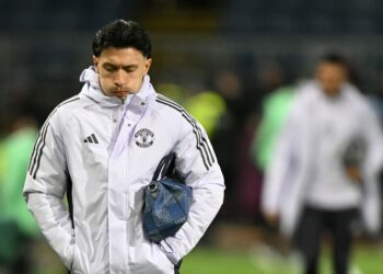 Martinez sebelum ini mencabar Scholes untuk datang ke rumahnya selepas bekas pemain England itu dan Butt mempersenda ketinggian pertahanan itu ketika menentang penyerang tinggi lampai Manchester City, Erling Haaland. - AFP