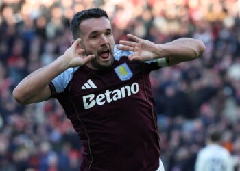PEMAIN Aston Villa, John Mcginn ketika meraikan jaringannya menentang Notingham Forest, hari ini. - AFP