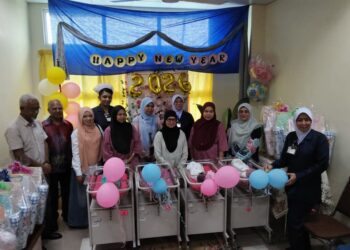 SEBAHAGIAN ibu dan bayi masing-masing diraikan bersempena kelahiran bayi tahun baharu 2026 di HTJS, Seremban hari ini.