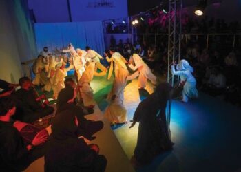 Teater Apresiasi A. Samad Said menggunakan elemen multimedia yang dipersembahkan di Cyberjaya baru-baru ini. – mingguan/FAISOL Mustafa.