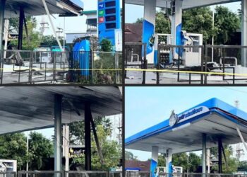 KEADAAN stesen minyak PPT yang terbakar dalam isiden letupan bom di Selatan Thailand. - IHSAN POLIS