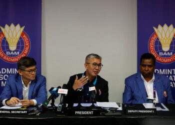 Presiden BAM, Datuk Seri Tengku Zafrul Abdul Aziz pada sidang akhbar Kejohanan Badminton Terbuka Malaysia 2026, di Stadium Axiata Arena, di sini, semalam. Foto: SHIDDIEQIIN ZON