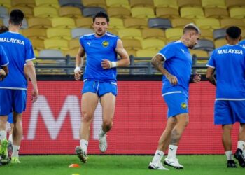 Kelemahan sistem pembangunan bakat di peringkat akar umbi menyebabkan skuad kebangsaan tidak mempunyai pilihan mencukupi sehingga terpaksa memilih melaksanakan program warisan dan naturalisasi. - UTUSAN/MUHAMAD IQBAL ROSLI