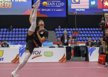 Mohammad Syahir Mohd Rosdi, diangkat sebagai tekong terbaik dunia. - UTUSAN/FARIZ RUSADIO