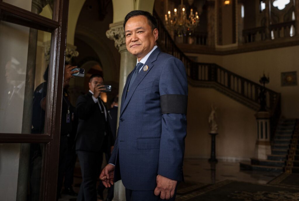 Dua PM Asia kekalkan kuasa