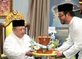 TUANKU Syed Sirajuddin Jamalullail berkenan menerima mengadap Zulkifli Hasan selepas majlis perasmian Perlis International Sunnah Convention (PISC) 2026 di Kangar, Perlis semalam.-UTUSAN