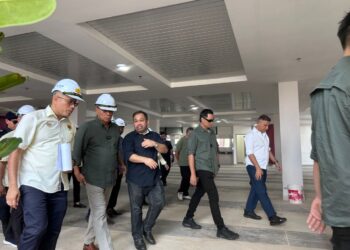 SAIFUDDIN Nasution Ismail mengadakan lawatan kerja ke Pusat Kemudahan Perniagaan KEDA di Alor Setar, Kedah hari ini.