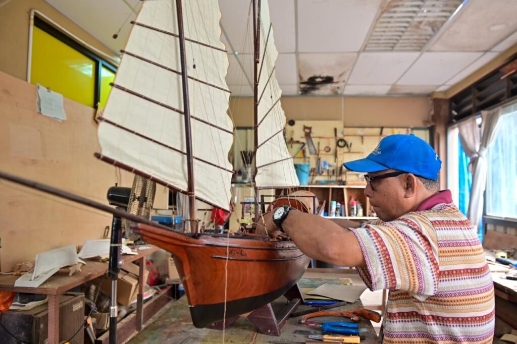 Warisan tukang perahu layar tradisional Terengganu kian tenggelam