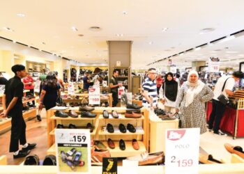 PENGGUNA perlu bijak dan peka terhadap hak ketika membeli-belah.