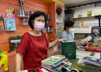 KOS  membeli buku sekolah dianggarkan antara RM150 hingga RM250 mengikut keperluan.