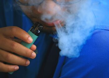 PEROKOK boleh berhenti merokok ekoran mampu berpuasa 12 hingga 13 jam di siang hari.