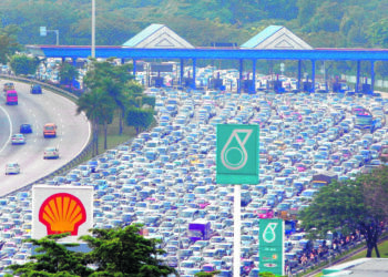 KESESAKAN luar biasa berpunca daripada struktur sistem mobiliti negara yang terlalu bergantung pada kenderaan persendirian.