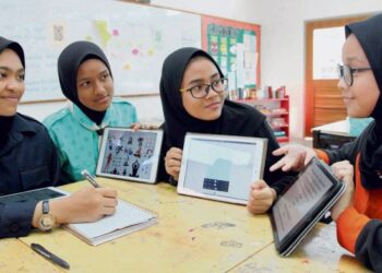 MEDIA baharu boleh dijadikan medium untuk menarik minat pelajar terhadap pendidikan dan pembentukan sahsiah yang lebih jelas.