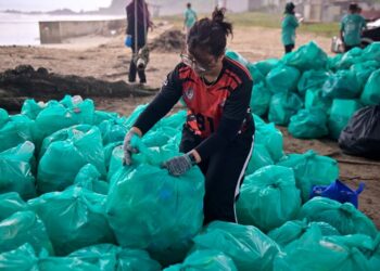 AKTIVITI kesukarelawan menawarkan ruang pembelajaran alternatif yang mengisi kekosongan pendidikan formal. - GAMBAR HIASAN