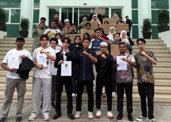 MAHASISWA yang dulunya dianggap golongan pelajar biasa, kini berubah menjadi penggerak yang mengangkat suara masyarakat.