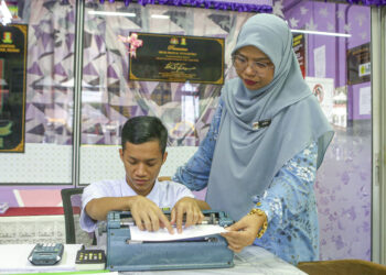 PENGECUALIAN yuran harus dilihat sebagai langkah pengurangan beban, bukannya penyelesaian masalah kemiskinan pelajar OKU sepenuhnya.