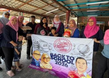 Program Back To School anjuran UMNO Dusun Tua beri manfaat kepada 30 pelajar.