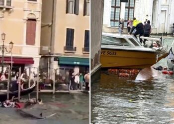 SEBUAH feri merempuh sampan di terusan Venice, Ahad lalu. - Foto X