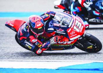 Hakim Danish menempah petak ke-15 untuk perlumbaan kelas Moto3 pada Grand Prix Motosikal Thailand di Litar Antarabangsa Chang, Buriram, Thailand, hari ini. - Ihsan SIC Racing