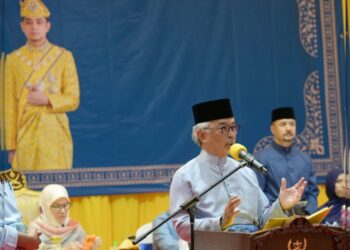 AL-SULTAN Abdullah Ri’ayatuddin Al-Mustafa Billah Shah bertitah pada majlis perasmian Masjid Tengku Amir Ibrahim Sultan Abdullah di Taman Bukit Bendera di Temerloh, Pahang.