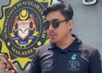 MUHAMMAD Fazreen Farhan Rozlan hadir ke ibu pejabat SPRM Putrajaya.