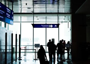 Warga Kelantan yang ingin pulang beraya sempena Aidilfitri tahun ini bakal menikmati kemudahan lebih selesa apabila kerja pembesaran Lapangan Terbang Sultan Ismail Petra, Kota Bharu (KBR) siap sepenuhnya dengan terminal yang dinaik taraf mula beroperasi pada 16 Mac ini