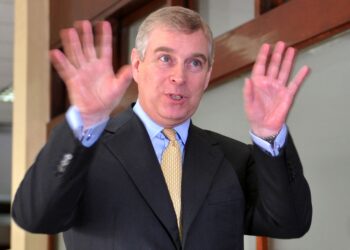 ANDREW ditangkap polis selama beberapa jam. - Foto AFP